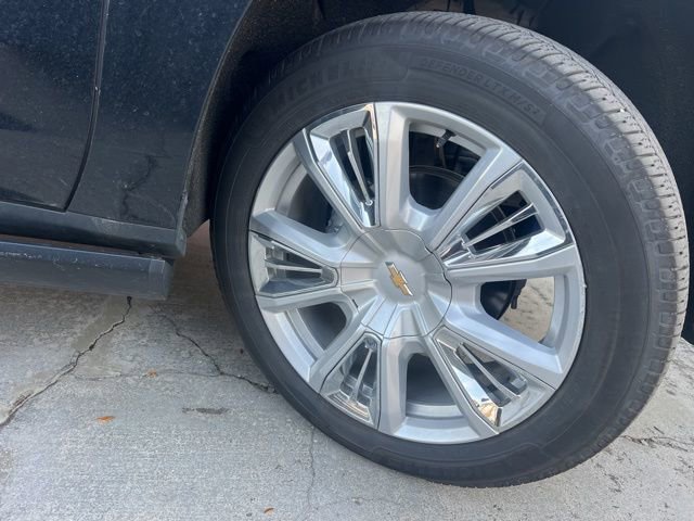 Used 2021 Chevrolet Tahoe High Country w/ Premium Package image 2