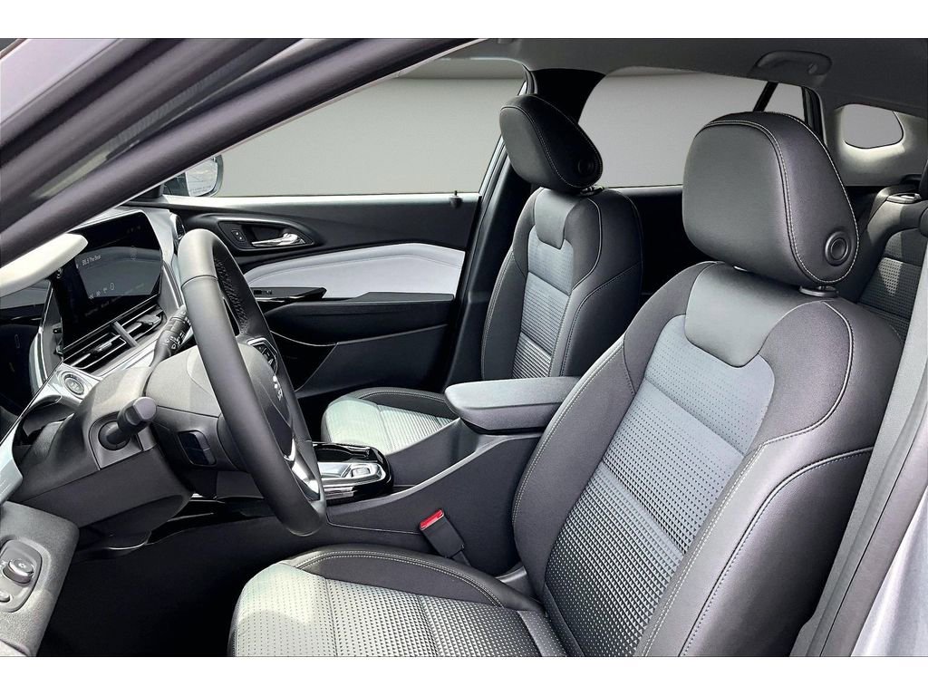 New 2026 Chevrolet Trax LT w/ Driver Confidence Package FWD image 10