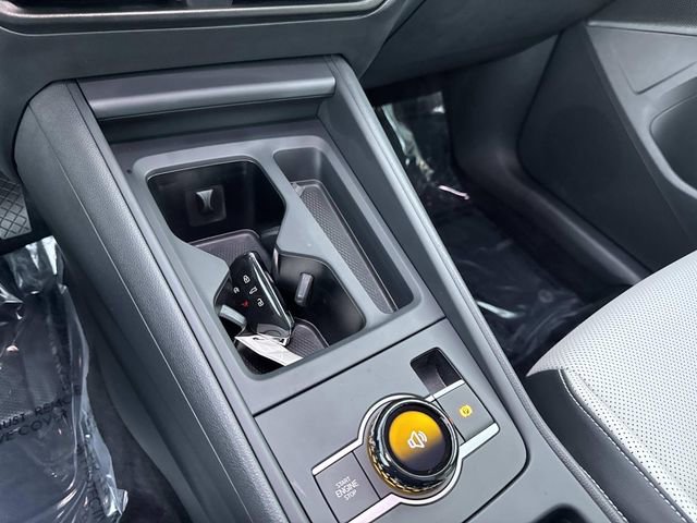 Used 2025 Volkswagen Tiguan SE w/ Panoramic Sunroof Package image 24