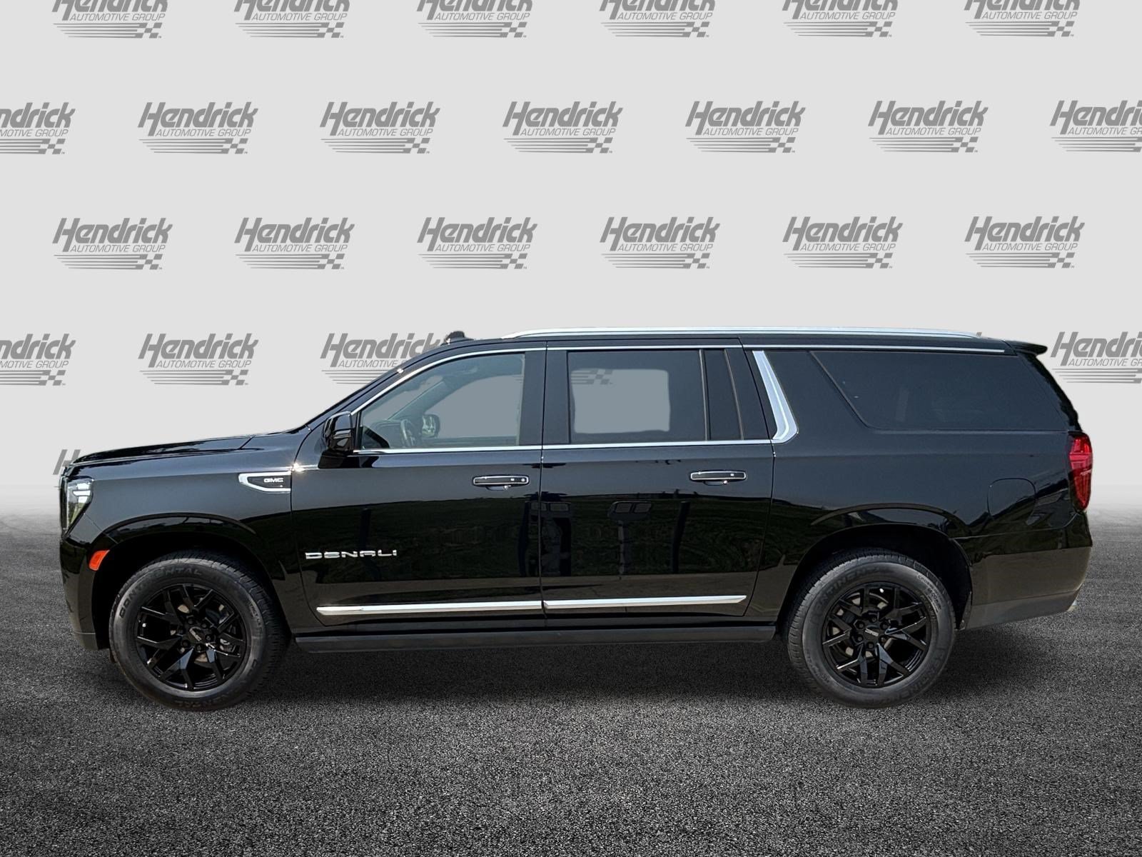 Used 2022 GMC Yukon XL Denali AWD/4WD image 7