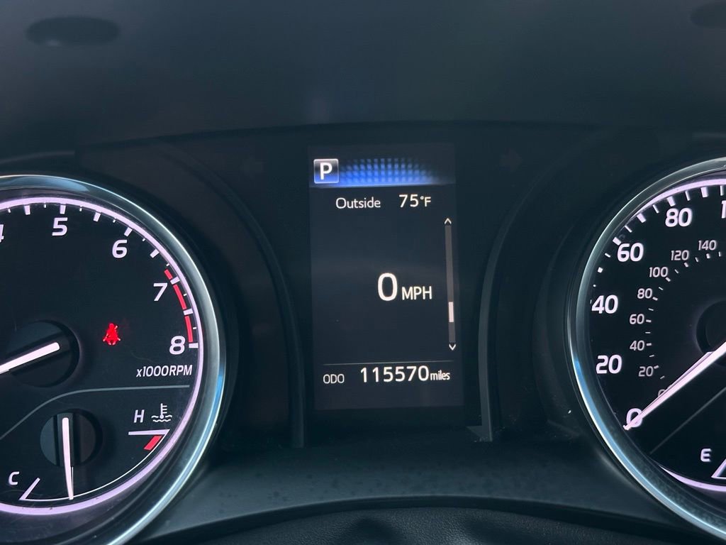 Used 2018 Toyota Camry L image 23