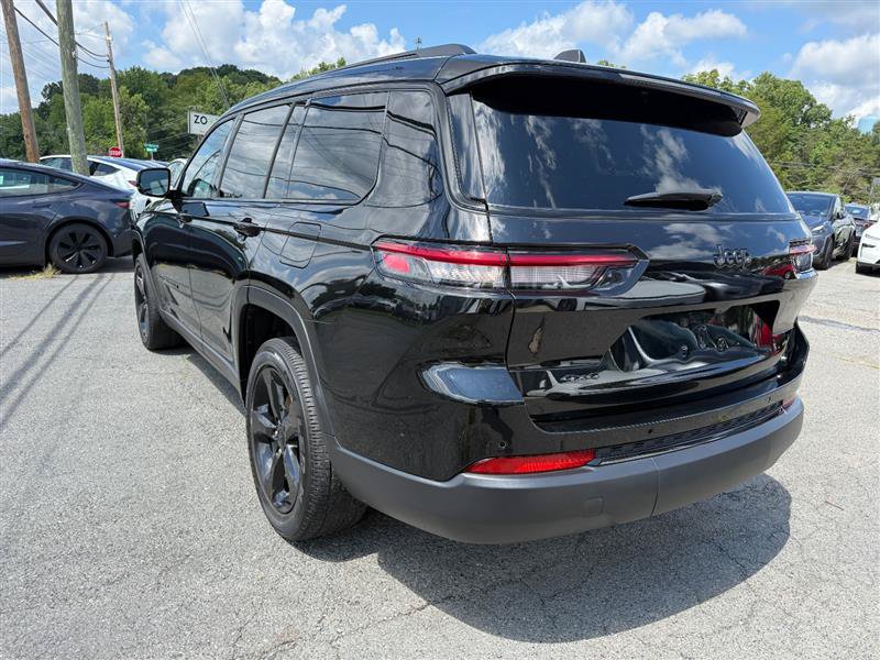 Used 2023 Jeep Grand Cherokee L Laredo AWD/4WD image 3