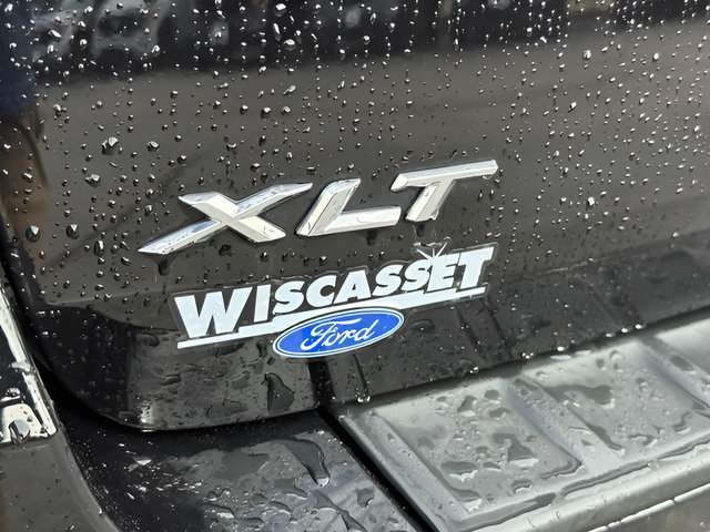 Used 2023 Ford Explorer XLT w/ Equipment Group 202A AWD/4WD image 18
