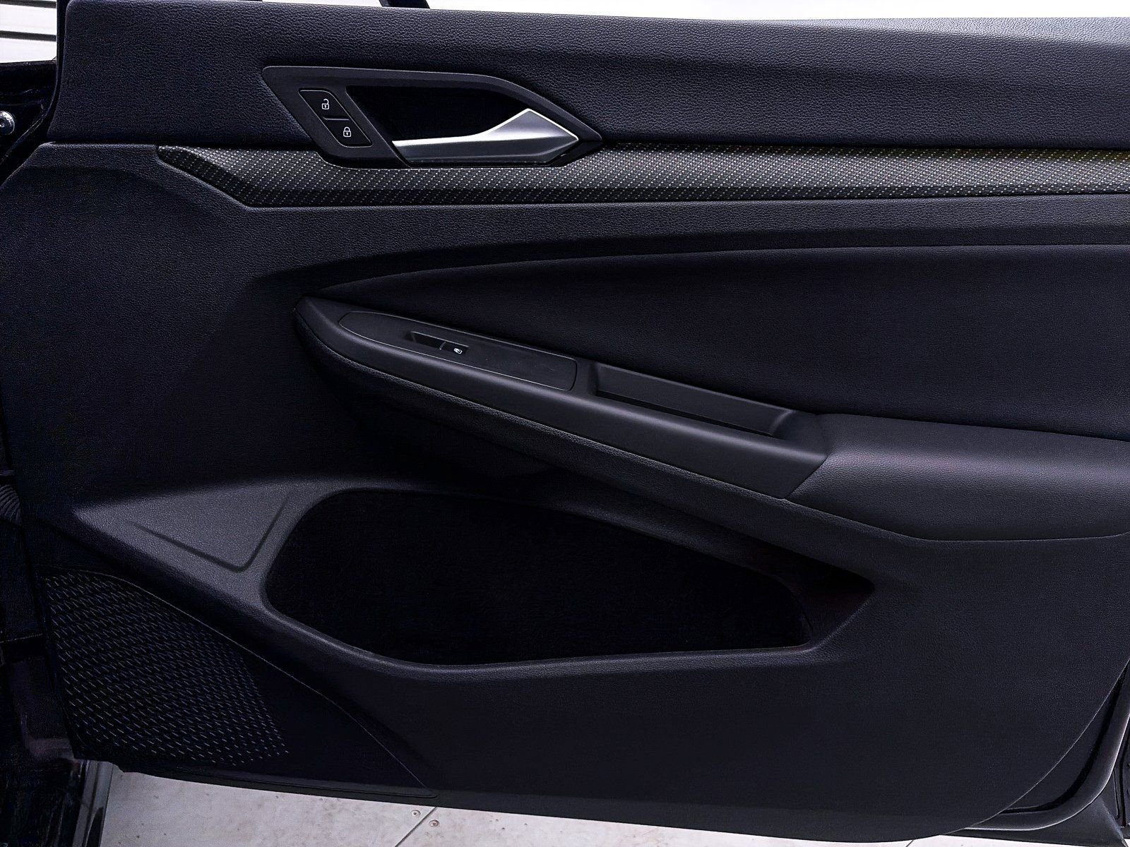 Used 2024 Volkswagen Golf R image 34