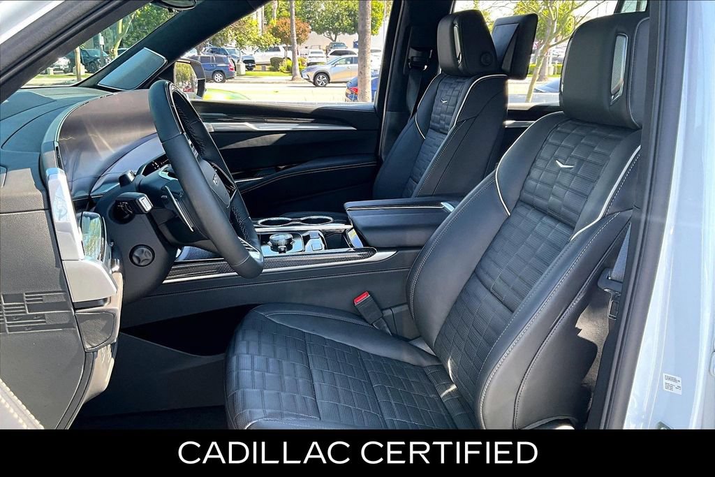 Used 2026 Cadillac Escalade ESV V w/ LPO, ONYX Package AWD/4WD image 10