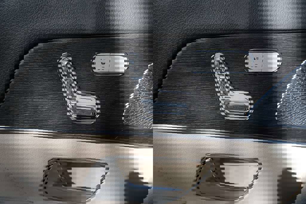 Used 2020 Mercedes-Benz GLS 450 4MATIC image 23