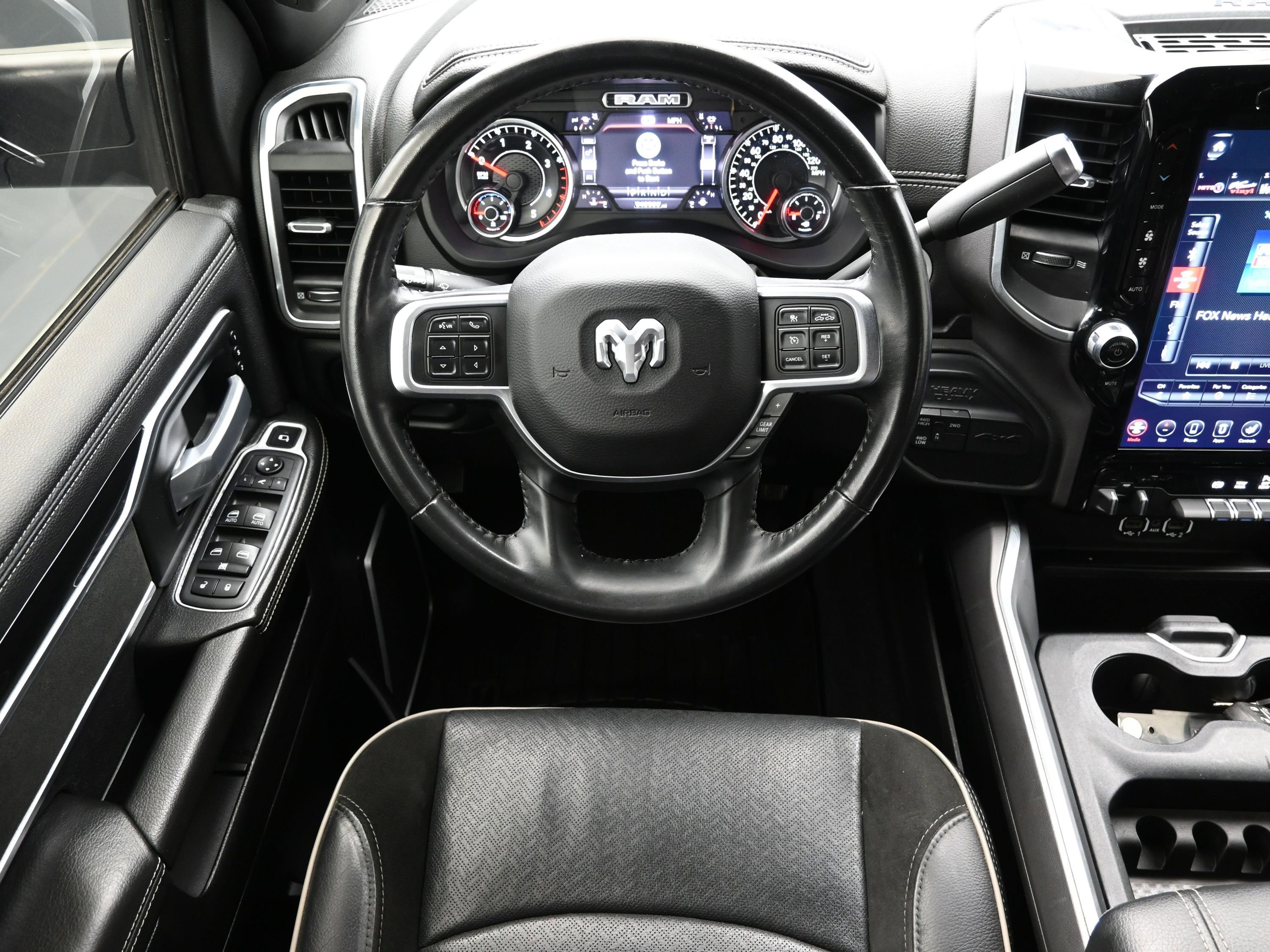 Used 2020 RAM 2500 Laramie w/ Night Edition image 26