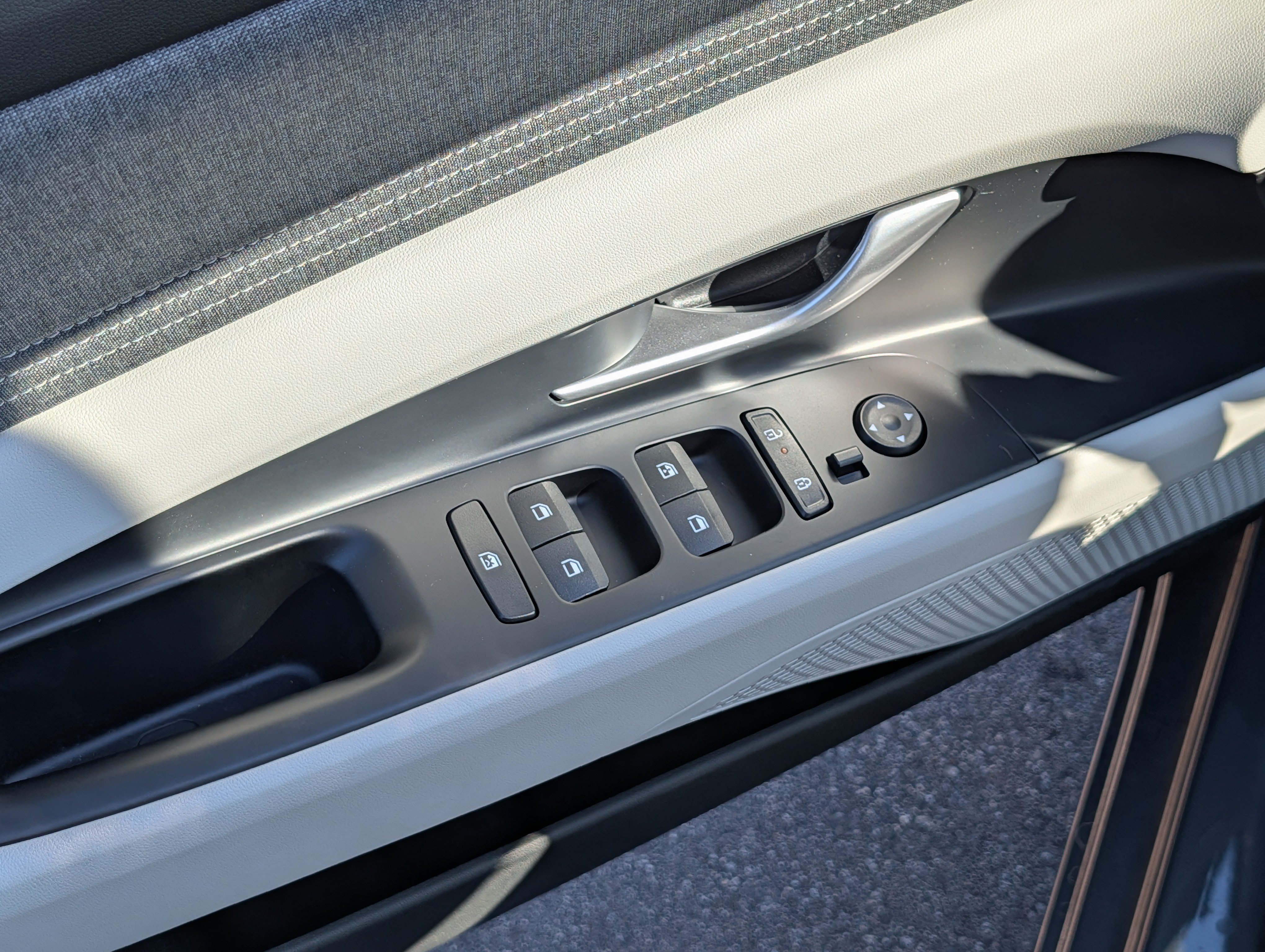 Certified 2026 Hyundai Elantra Limited FWD image 19