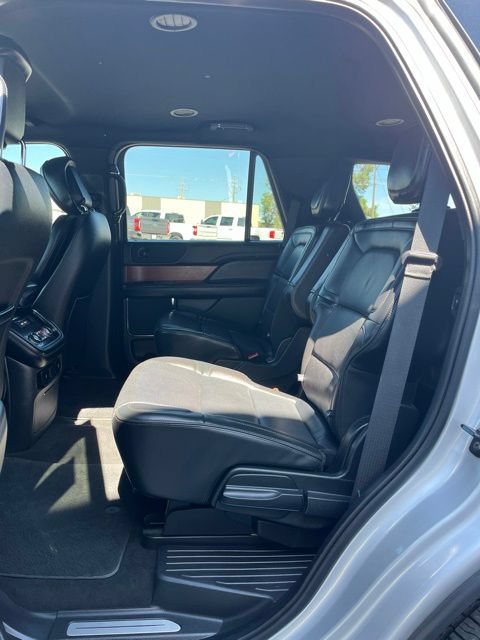 Used 2019 Lincoln Navigator Premiere AWD/4WD image 31