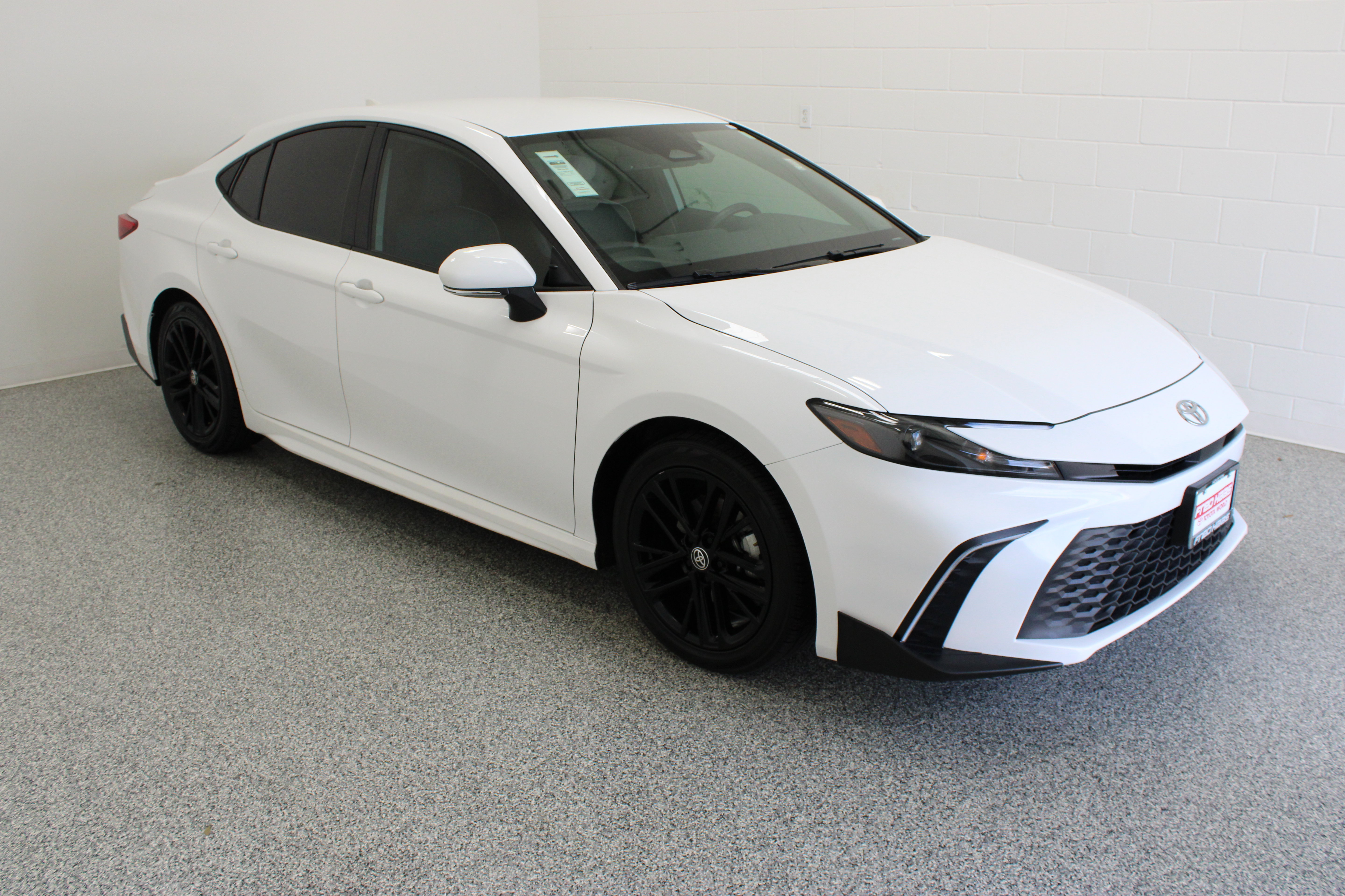 Used 2025 Toyota Camry SE w/ Multimedia Upgrade Package FWD image 4