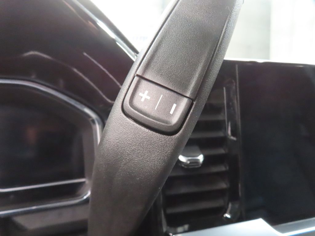 Used 2025 Chevrolet Silverado 1500 LT image 50