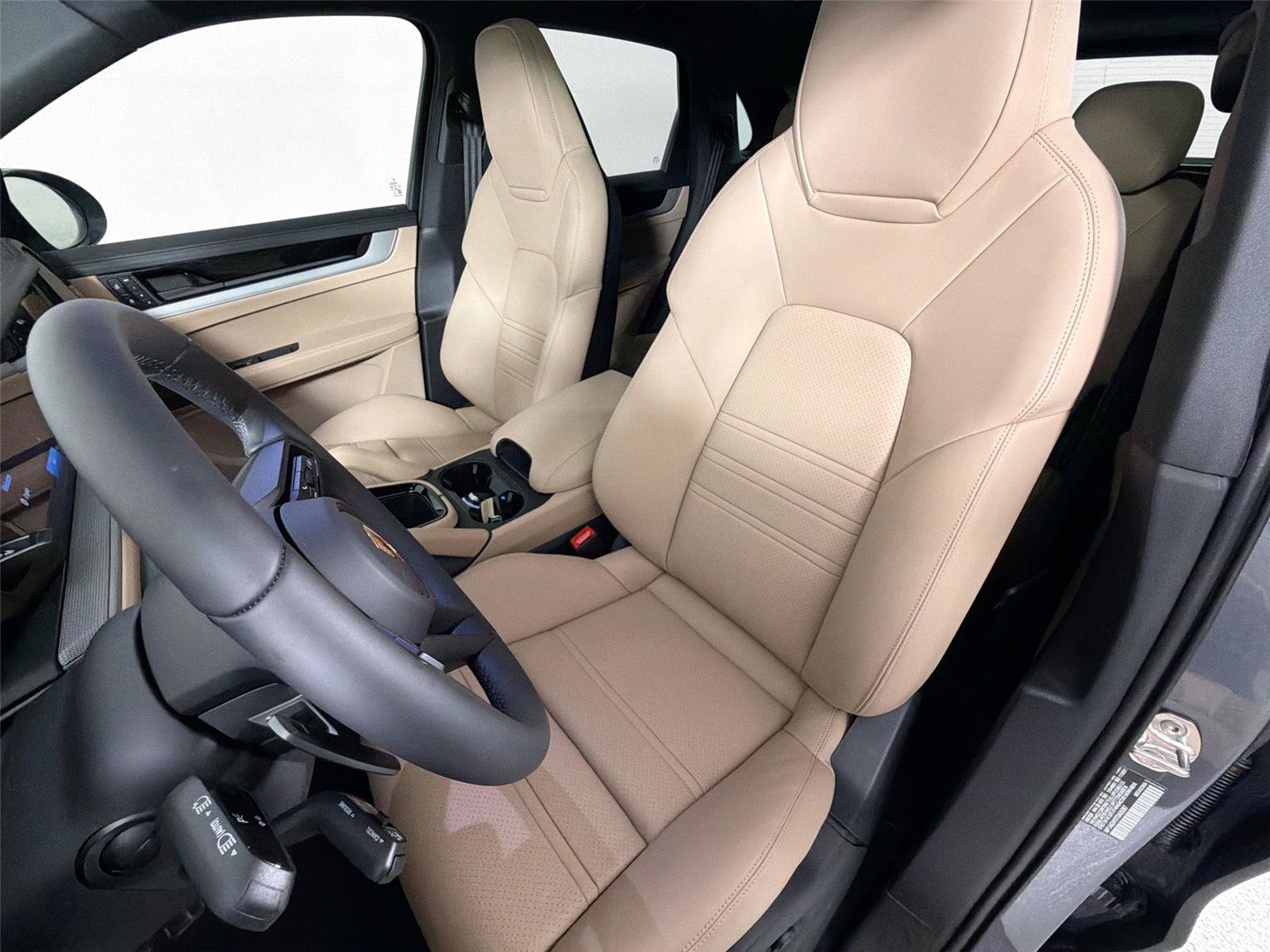 Certified 2026 Porsche Cayenne AWD/4WD image 5