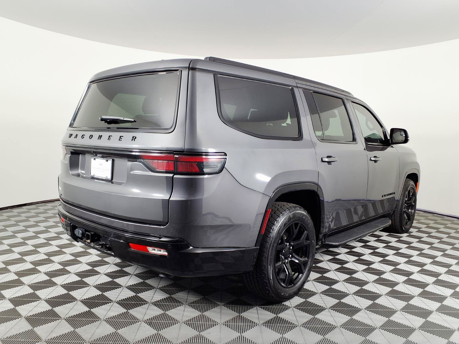 Used 2023 Jeep Wagoneer Series II AWD/4WD image 4