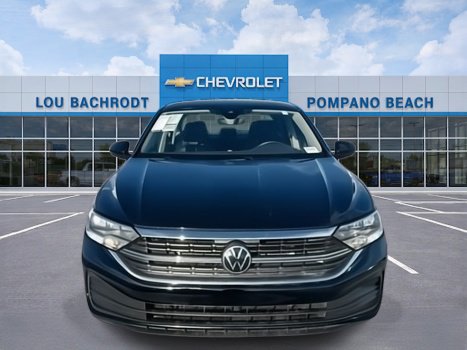 Used 2024 Volkswagen Jetta SE image 3