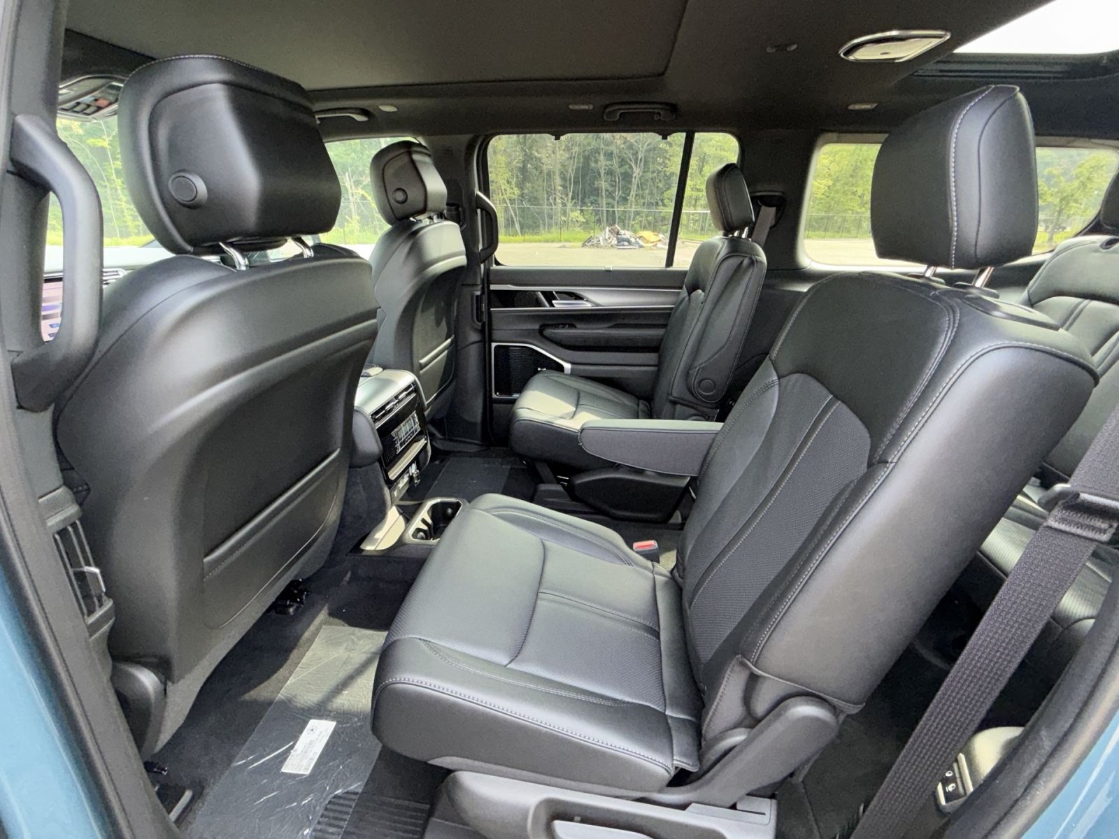 New 2026 Jeep Grand Wagoneer Limited AWD/4WD image 25