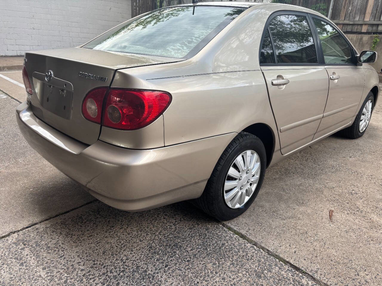 Used 2005 Toyota Corolla FWD image 5