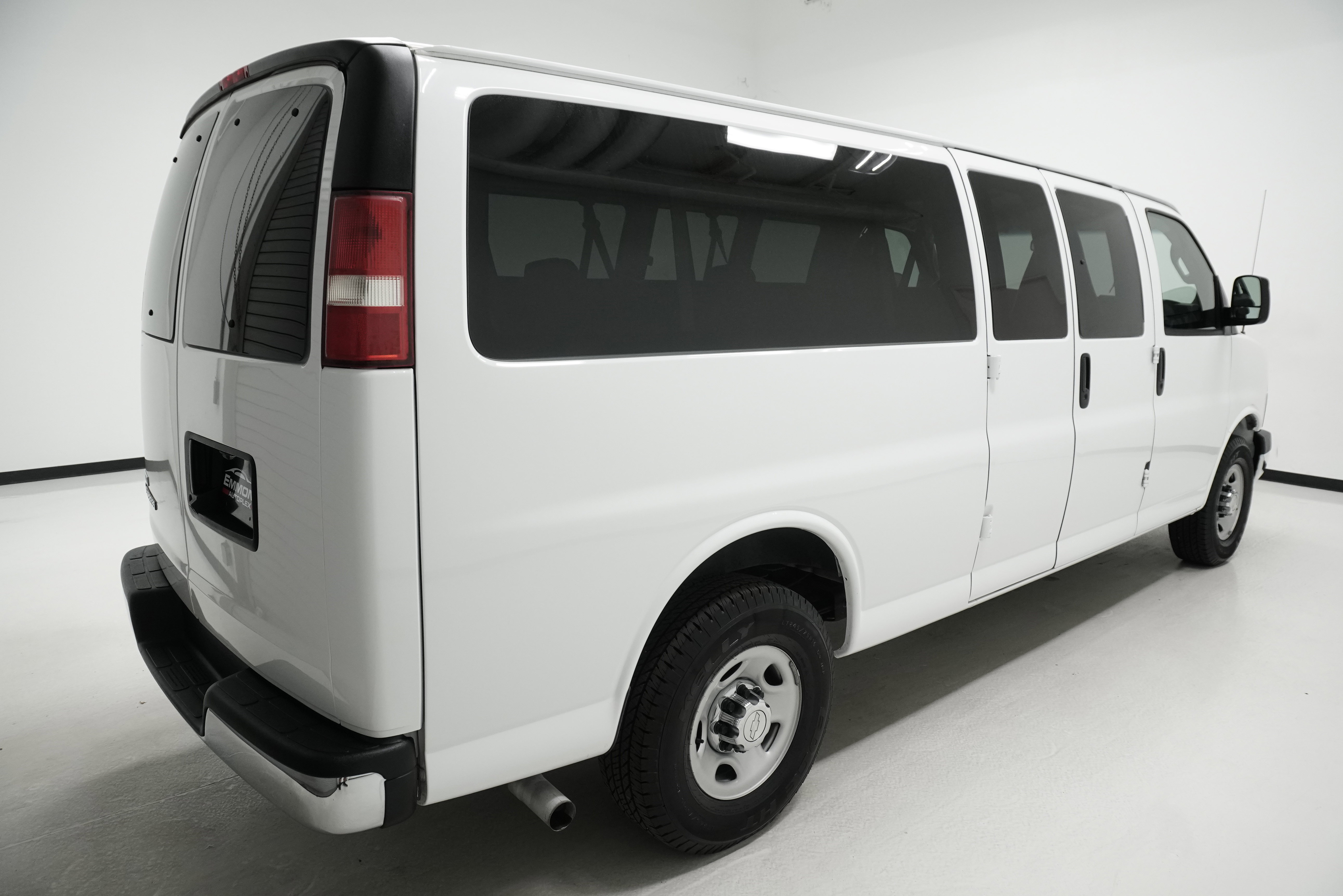Used 2017 Chevrolet Express 3500 LT w/ LT Preferred Equipment Group image 4