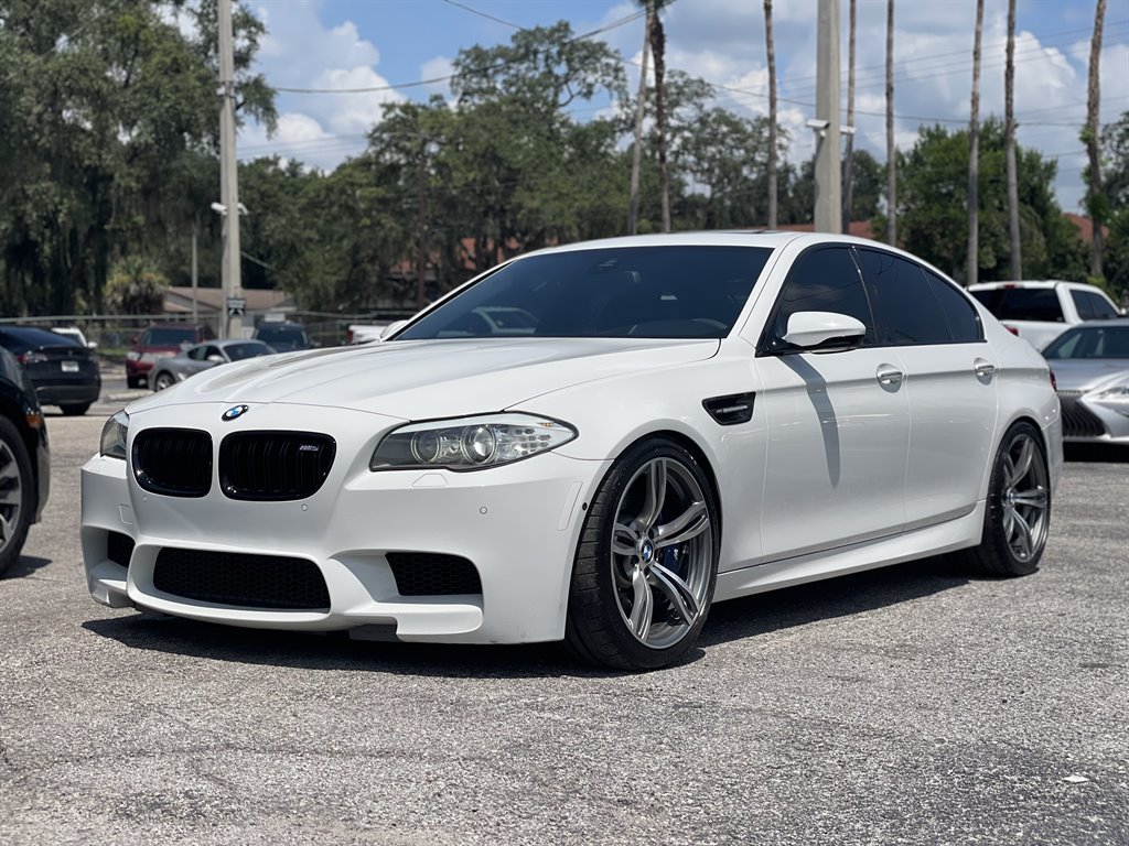 Used 2013 BMW M5 RWD image 9