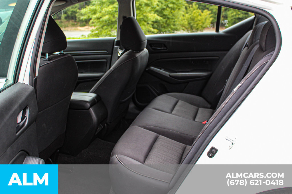 Used 2024 Nissan Altima 2.5 SV FWD image 17