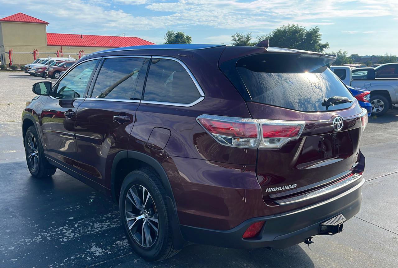 Used 2016 Toyota Highlander XLE AWD/4WD image 5