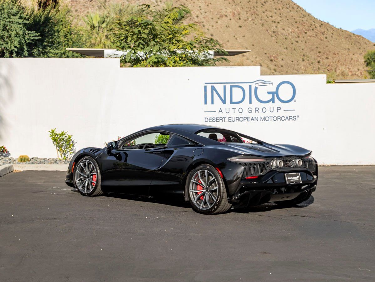 Used 2025 McLaren Artura image 9