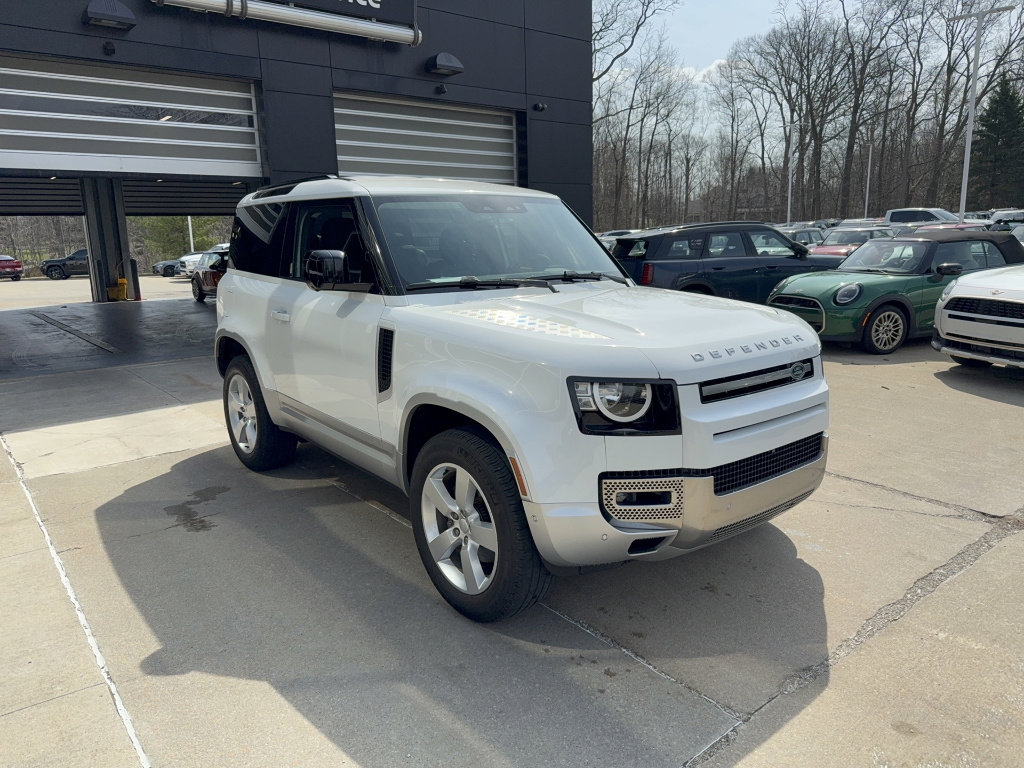 Used 2023 Land Rover Defender 90 S image 2