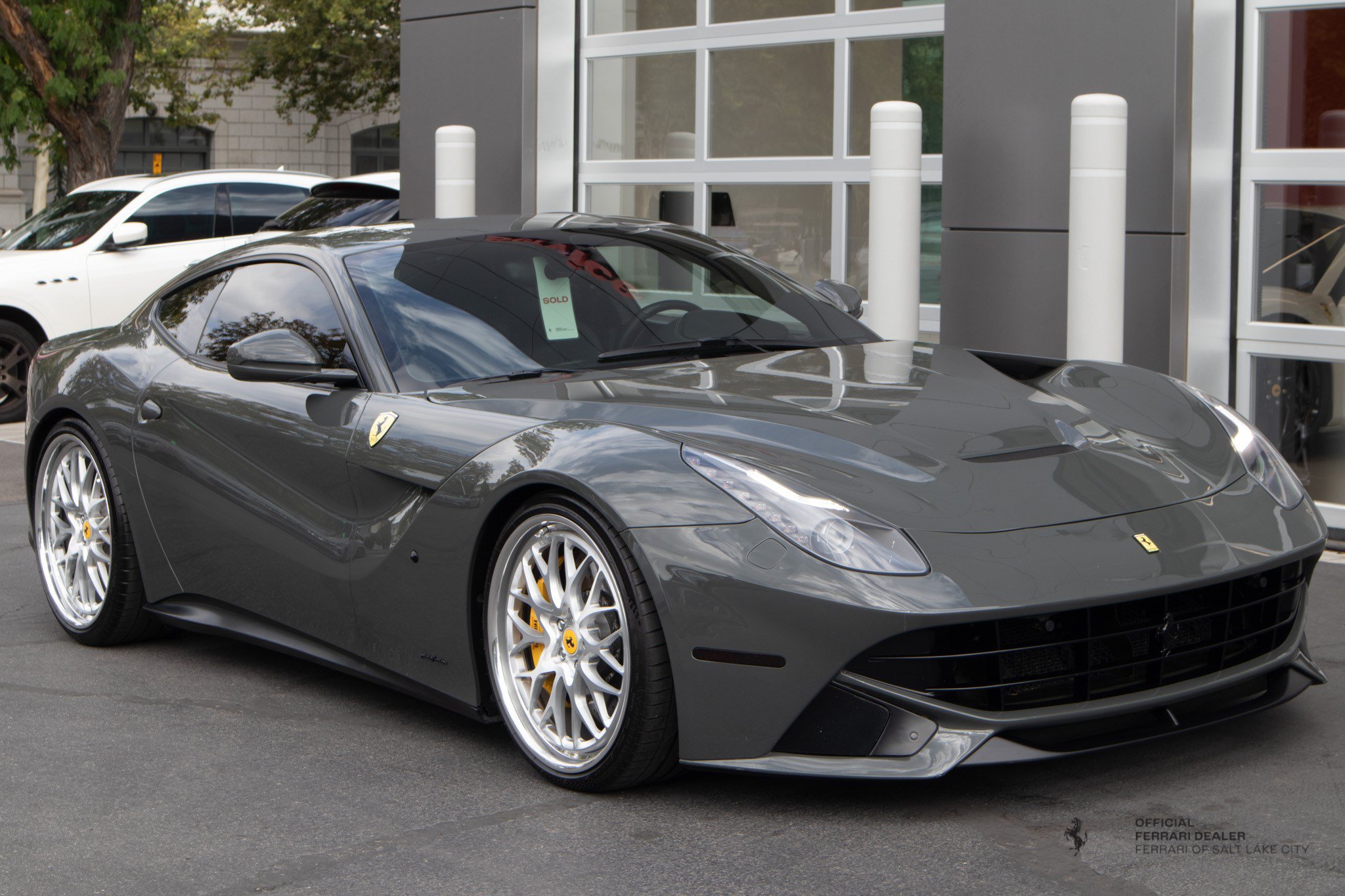 Used 2014 Ferrari F12 Berlinetta RWD image 8