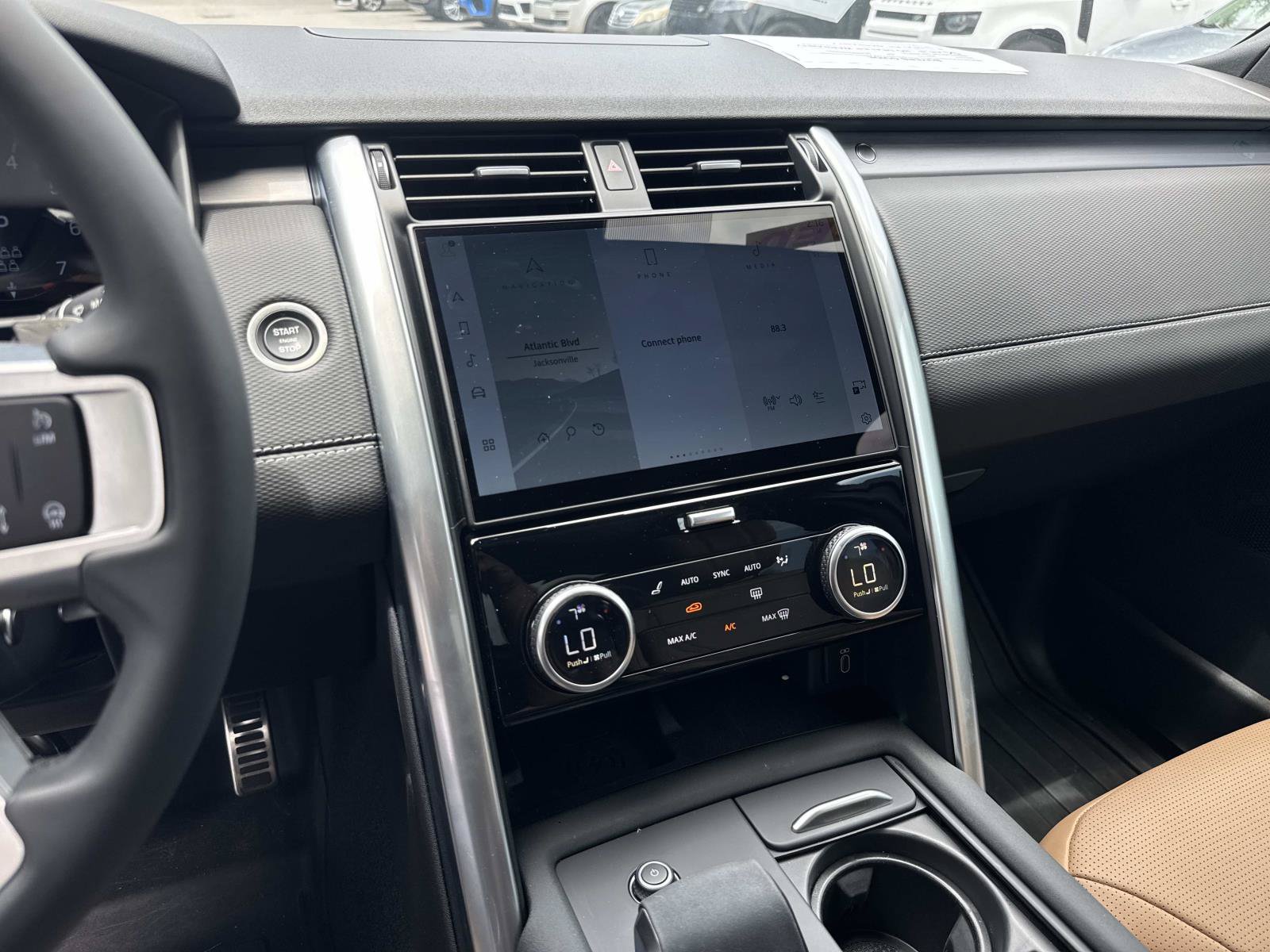 Certified 2026 Land Rover Discovery Limited Edition AWD/4WD image 26