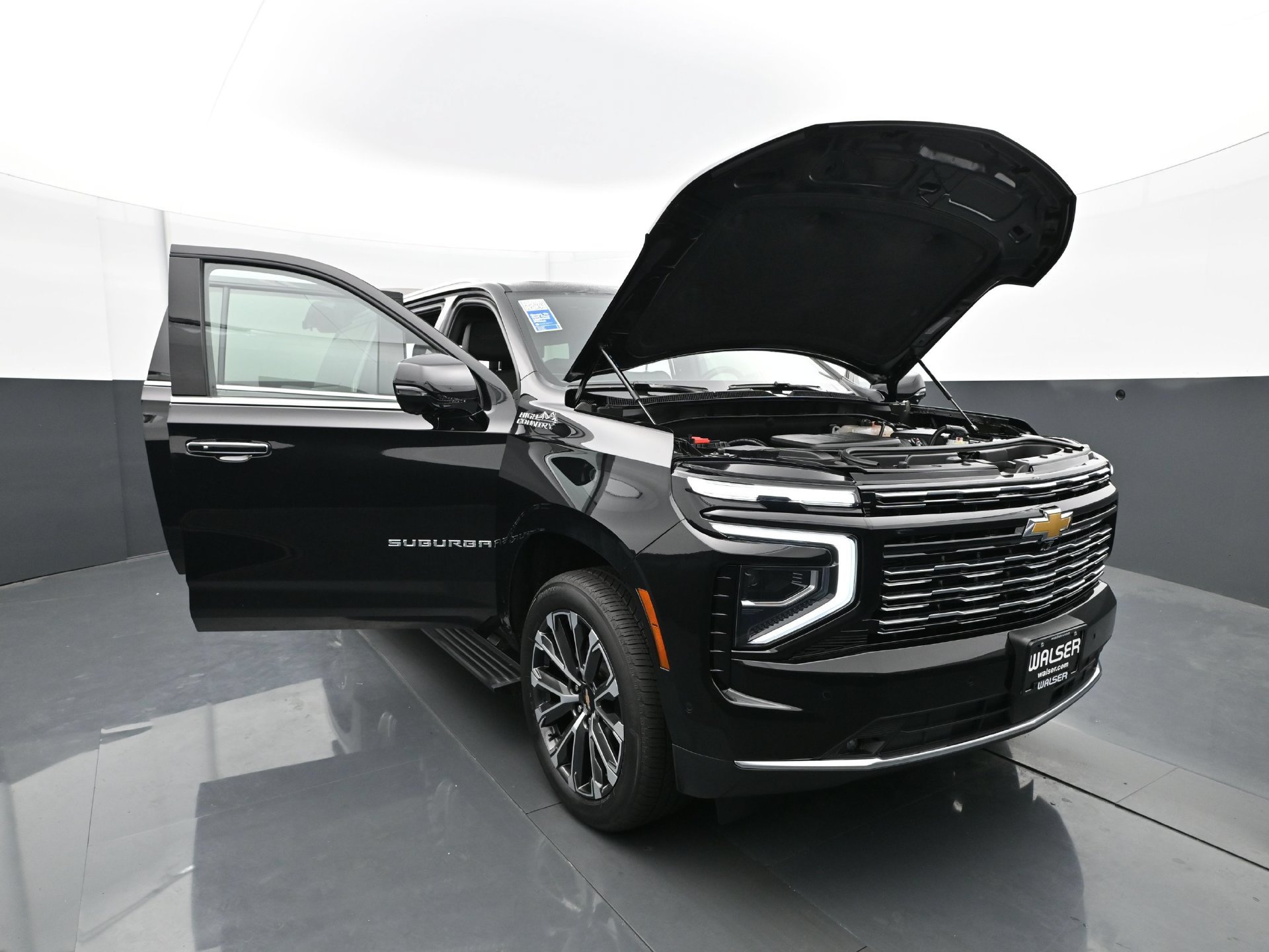 Used 2025 Chevrolet Suburban High Country AWD/4WD image 42