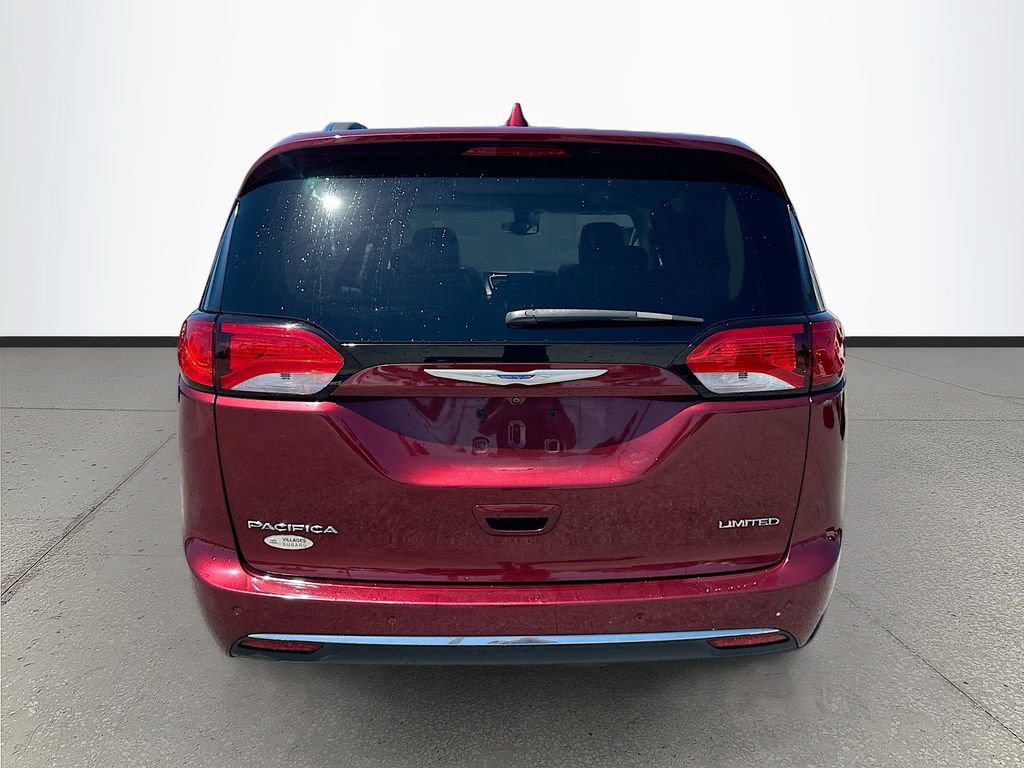 Used 2017 Chrysler Pacifica Limited w/ UConnect Theater Package FWD image 6