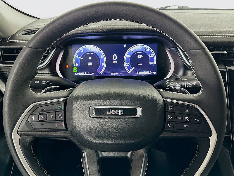 Used 2023 Jeep Grand Cherokee L Limited AWD/4WD image 12