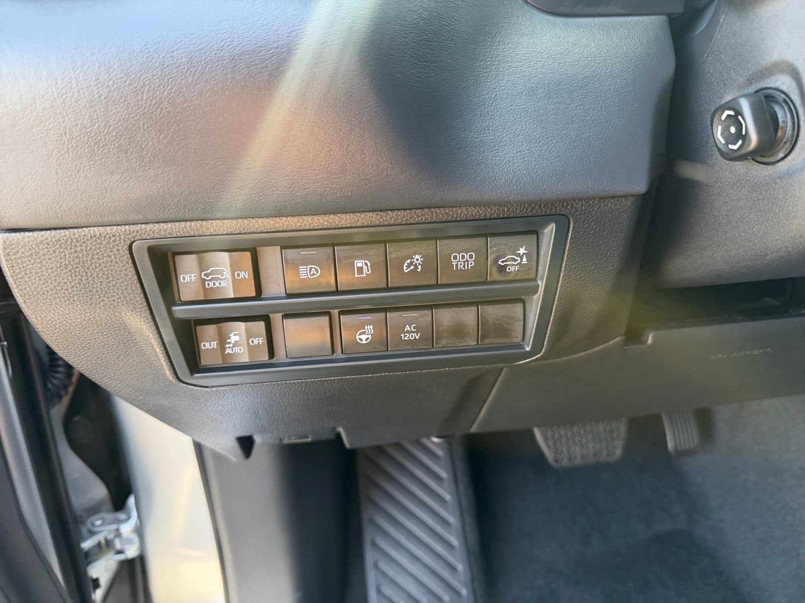 New 2026 Toyota Sequoia Platinum AWD/4WD image 18