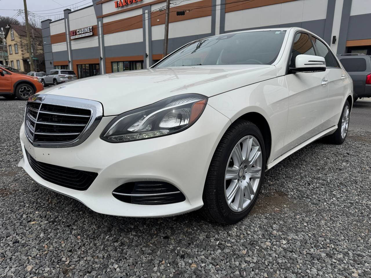 Used 2014 Mercedes-Benz E 350 E 350 Luxury 4MATIC AWD 4dr Se image 1