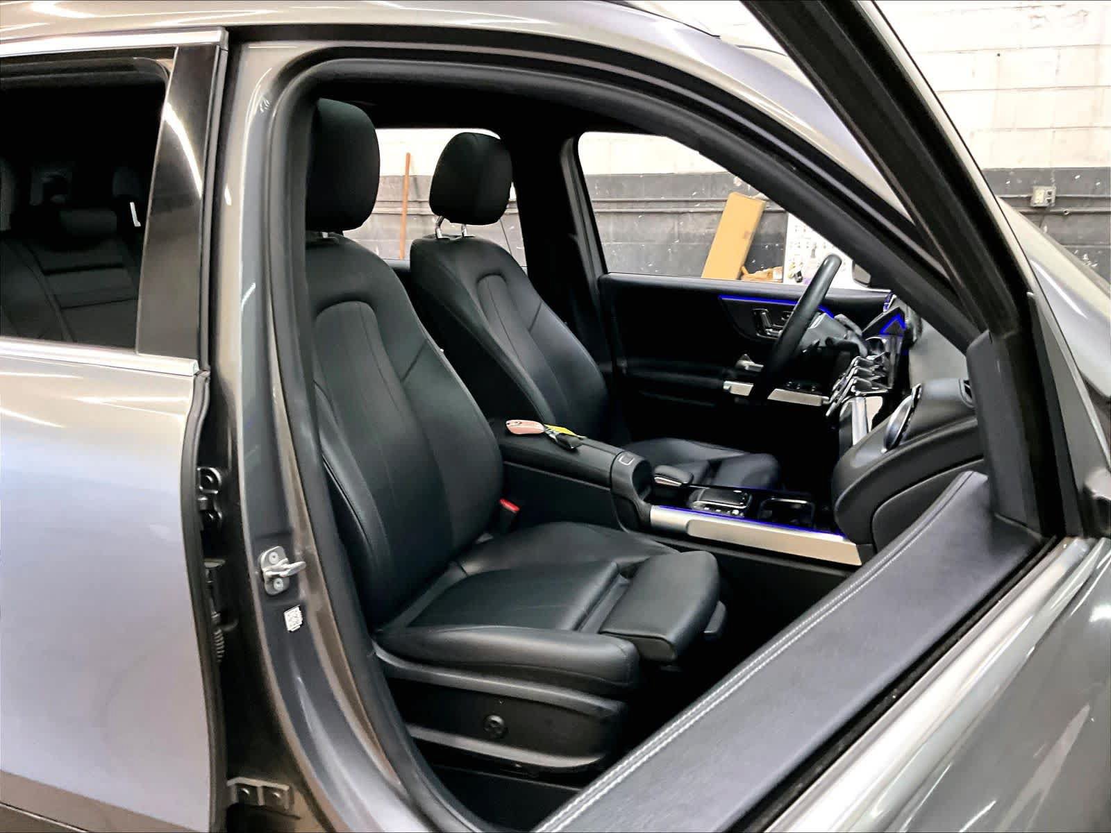 Used 2023 Mercedes-Benz GLB 250 4MATIC image 10