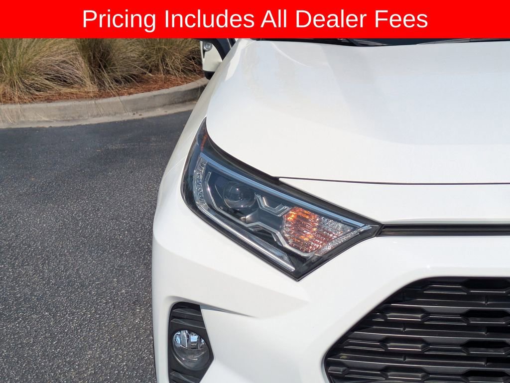 Certified 2020 Toyota RAV4 XLE w/ Convenience Package AWD/4WD image 11