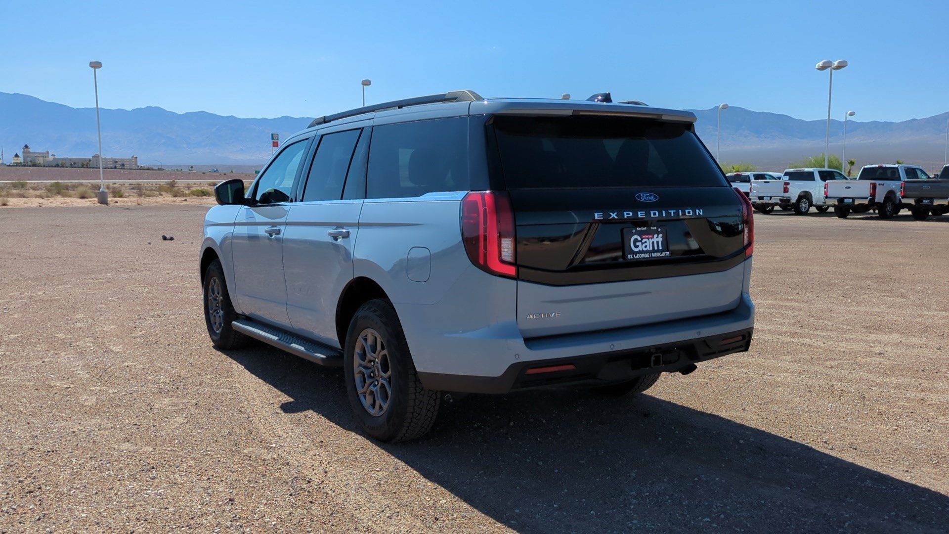 Used 2025 Ford Expedition Active AWD/4WD image 8