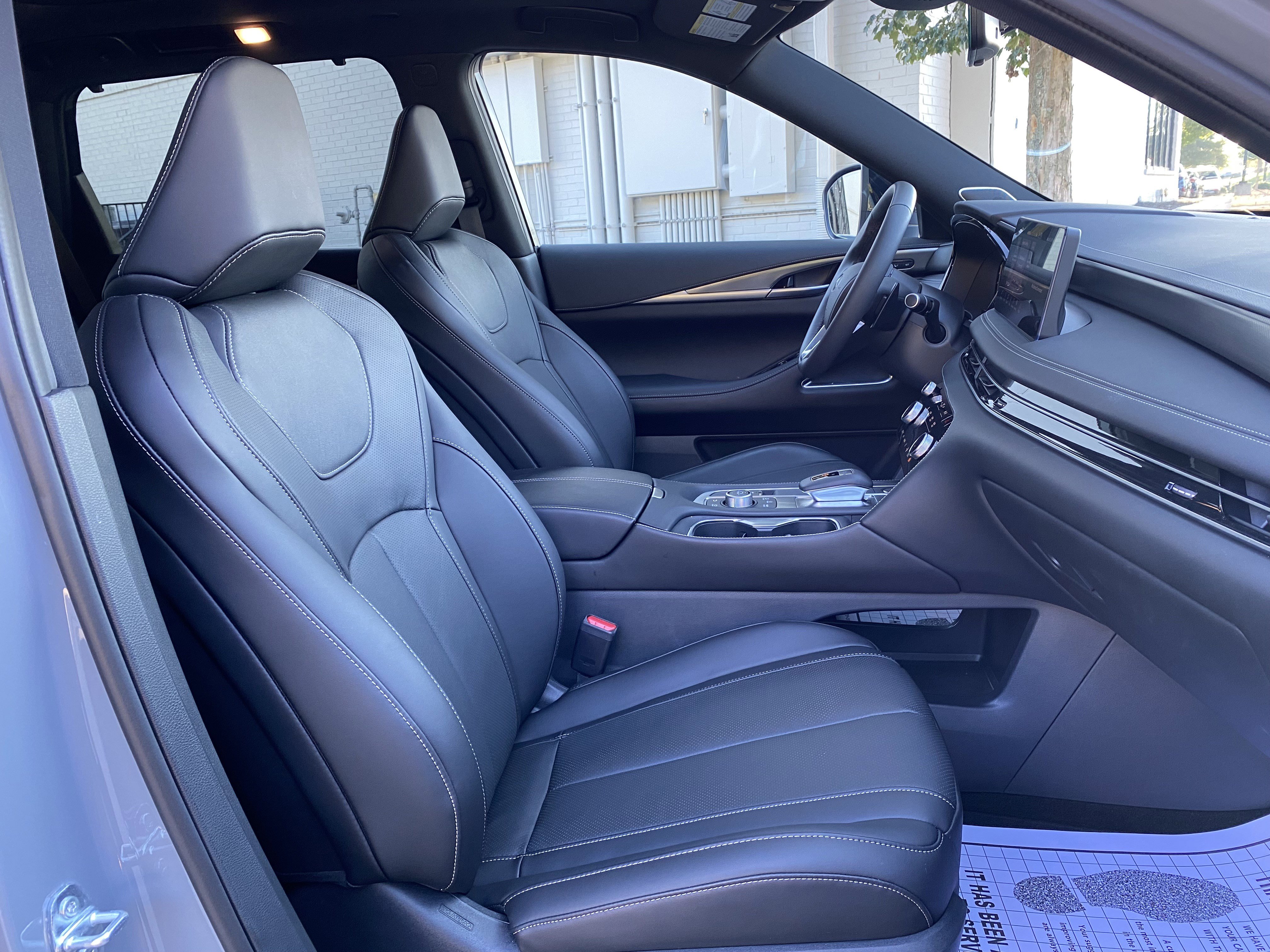 Used 2025 INFINITI QX60 Luxe w/ Black Edition image 31