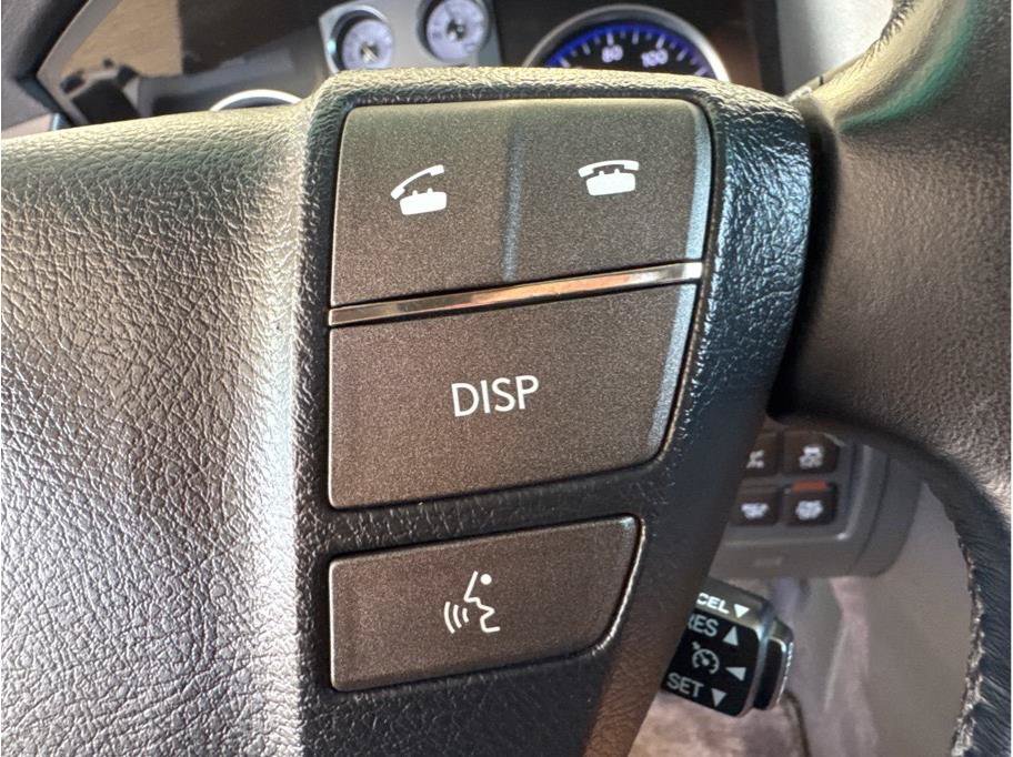 Used 2009 Lexus LX 570 4WD w/ Preferred Accessory Pkg image 20