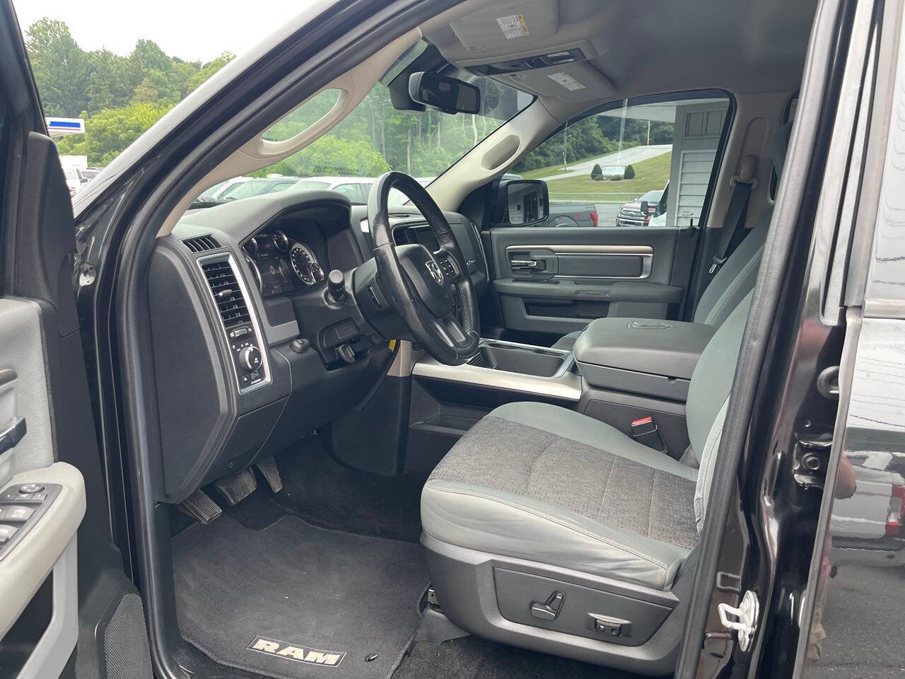 Used 2016 RAM 1500 Big Horn AWD/4WD image 19