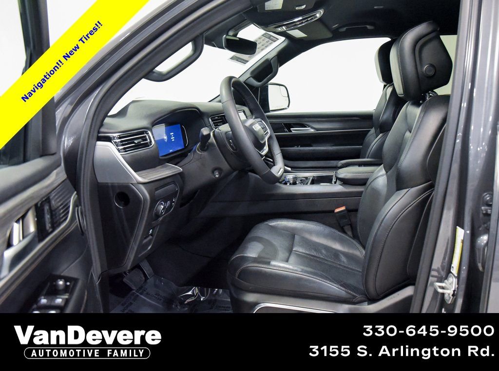 Used 2024 Jeep Wagoneer Series III AWD/4WD image 9