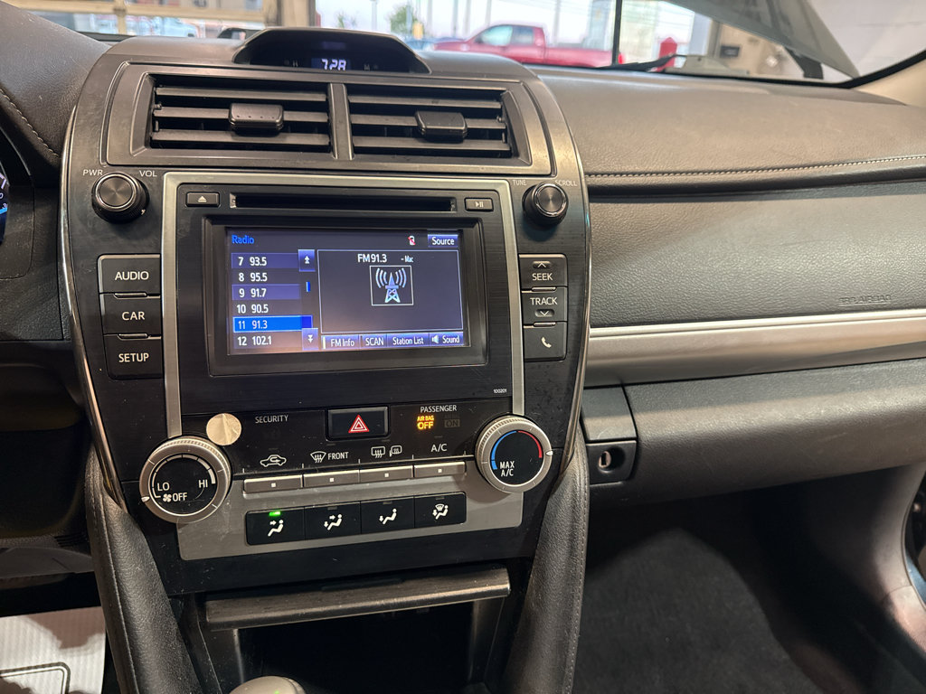 Used 2014 Toyota Camry SE FWD image 20