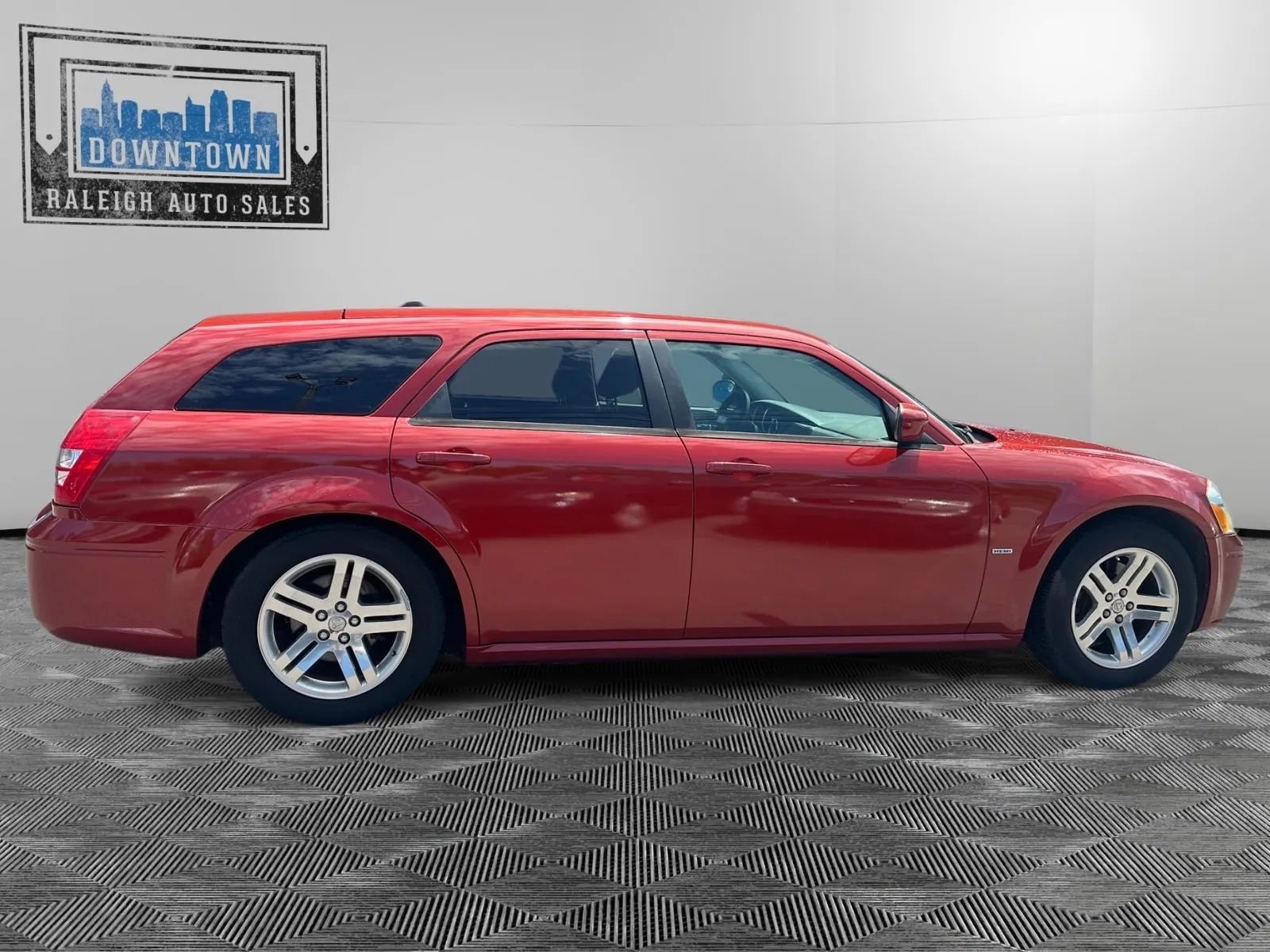 Used 2005 Dodge Magnum R/T w/ Convenience Group II RWD image 5