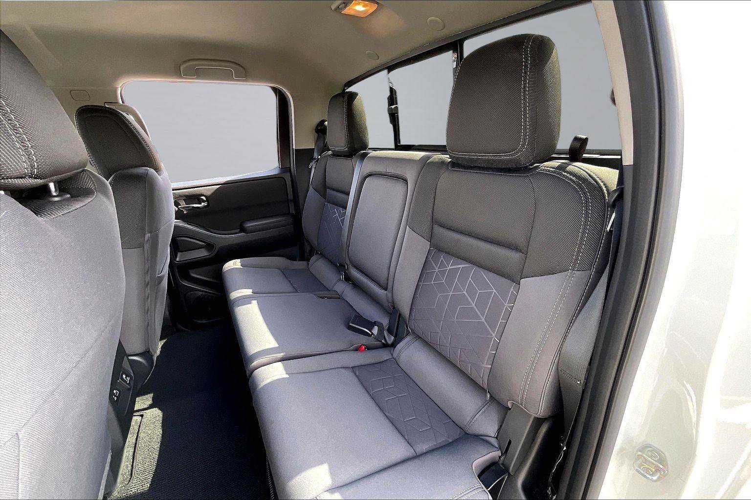 Certified 2025 Nissan Frontier SV w/ SV Convenience Package RWD image 27