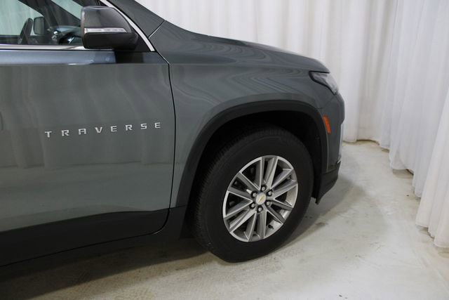 Used 2023 Chevrolet Traverse LT image 38