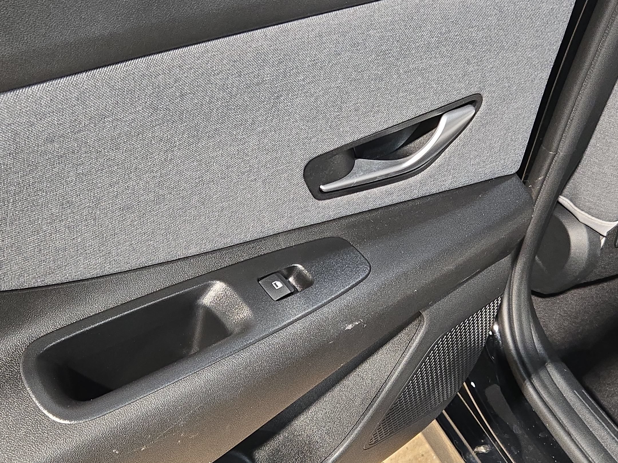 Used 2023 Hyundai Elantra Limited FWD image 36
