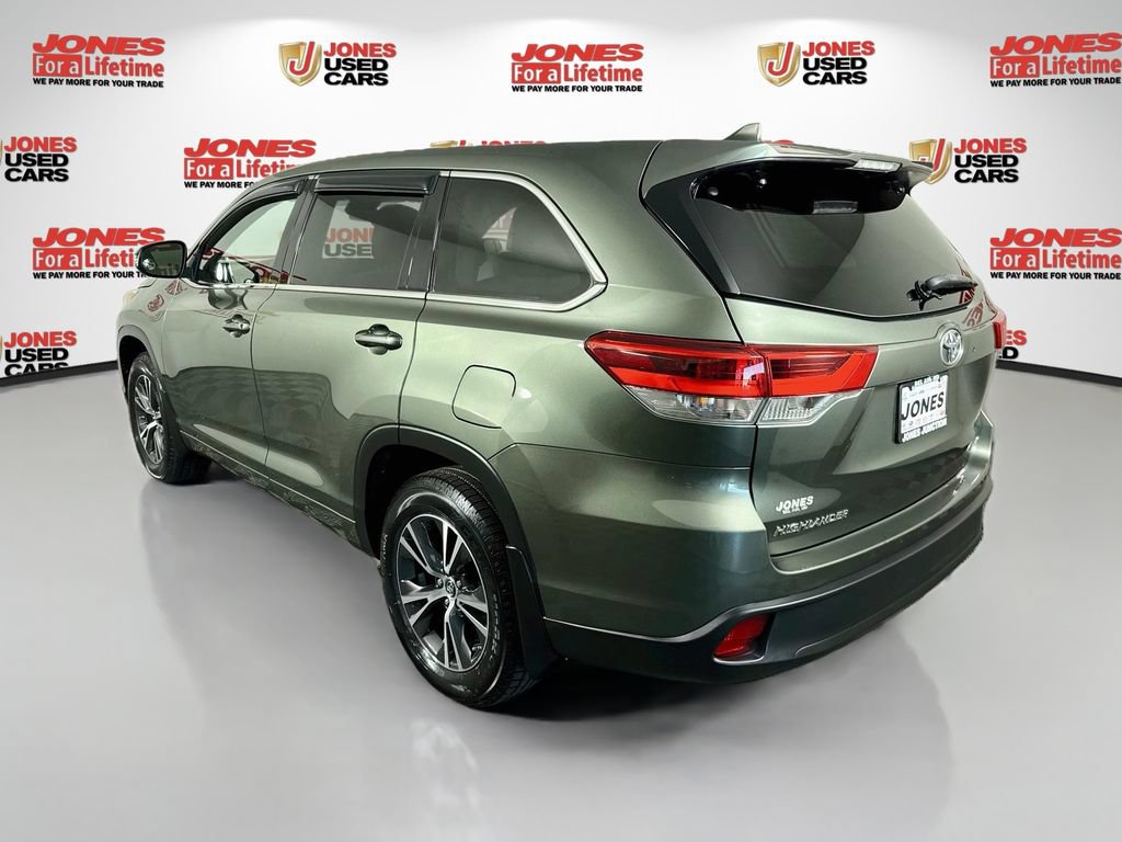 Certified 2018 Toyota Highlander Plus AWD/4WD image 2