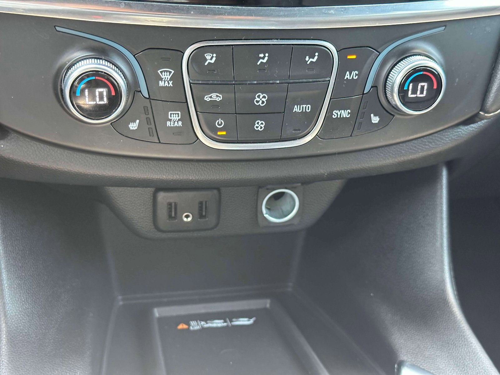 Used 2023 Chevrolet Traverse LT image 6