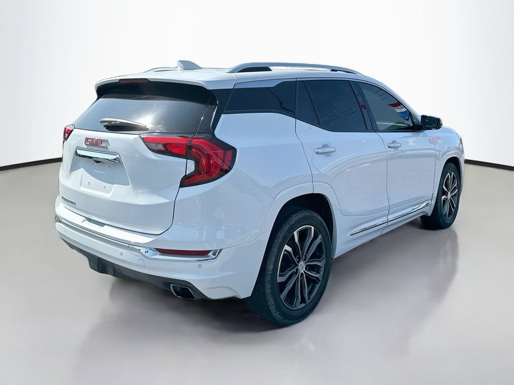 Used 2020 GMC Terrain Denali w/ Denali Premium Package FWD image 7