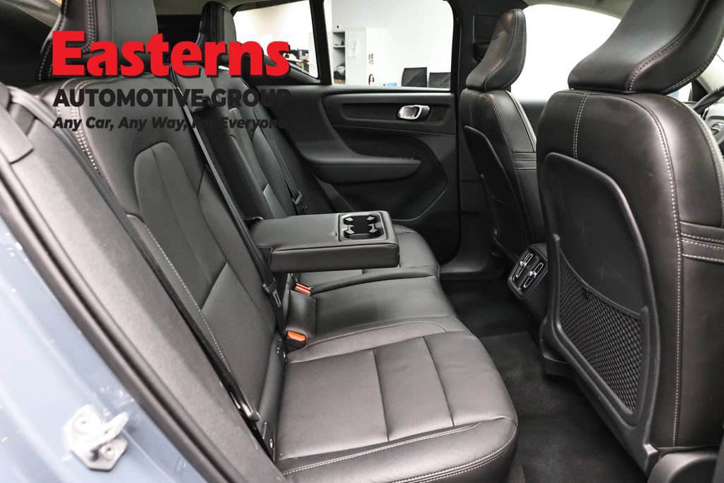 Used 2021 Volvo XC40 T4 Inscription FWD image 23