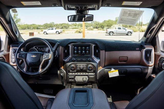 Used 2021 Chevrolet Silverado 1500 High Country w/ Safety Package II AWD/4WD image 3